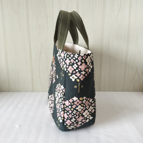 ラウンド型トートバッグ きちん感のある布バッグ お出かけやお買い物に