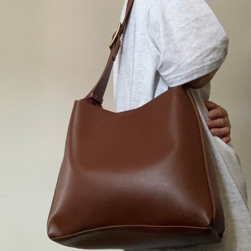 レザーショルダーバッグ　ブラウン レザーショルダーバッグ G-- COCOA （ダークブラウン） -MANGO