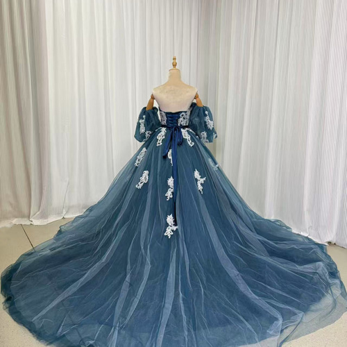 送料無料！カラードレス パフスリーブ 爽やかで優しいブルー キラキラ