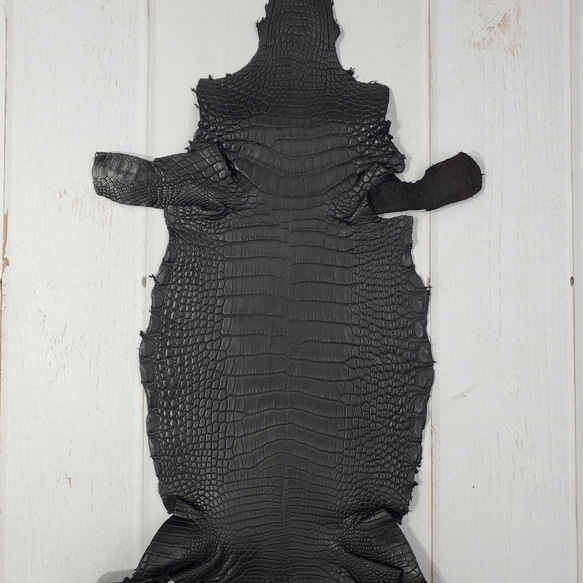 ワニ革　半艶マット　黒　No.C008518 1枚目の画像