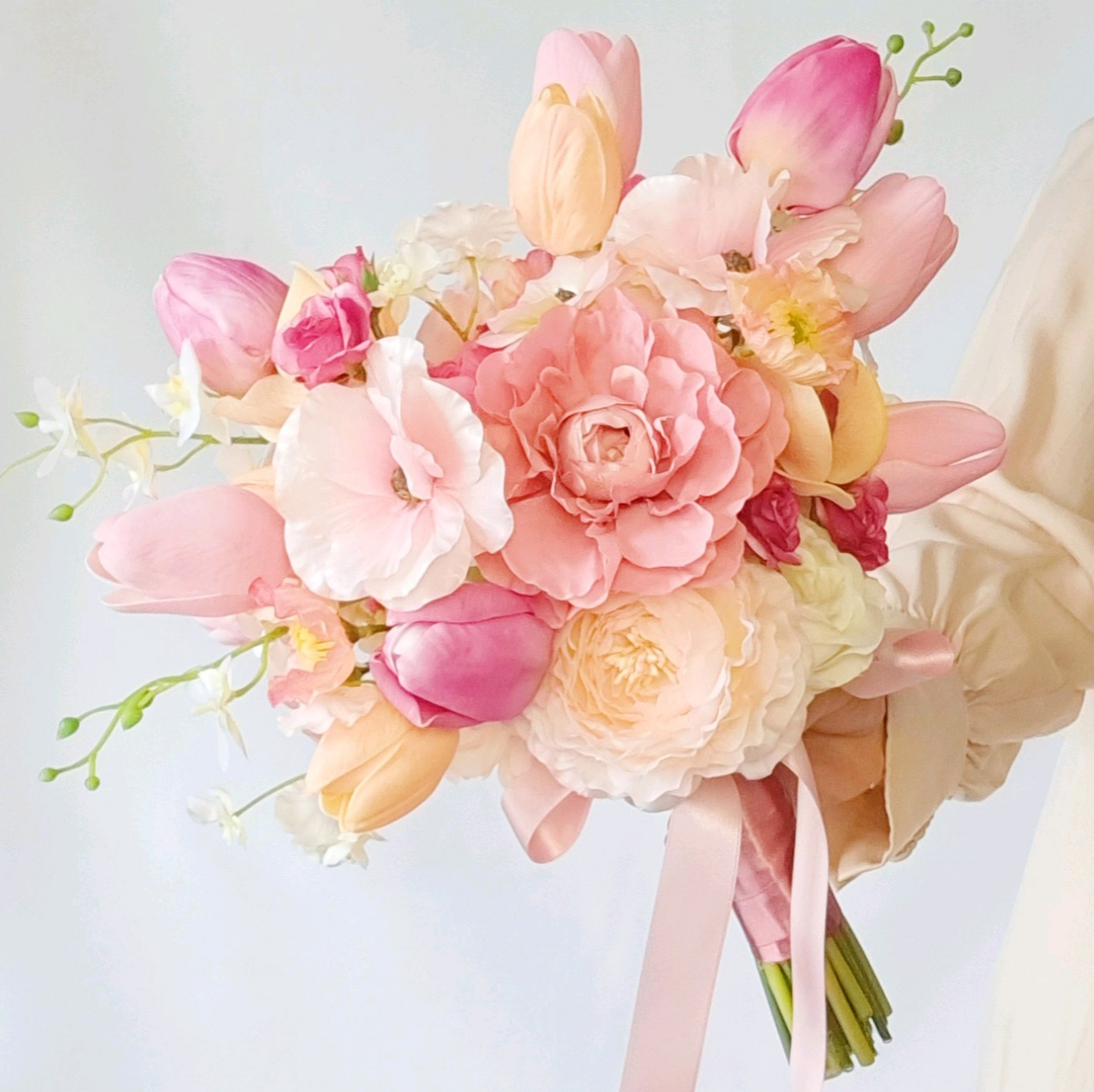 フープブーケ&ブートニア　結婚式　コーラル　ピンク　胡蝶蘭　チューリップ フープブーケ&ブートニア 結婚式 コーラル ピンク 胡蝶蘭