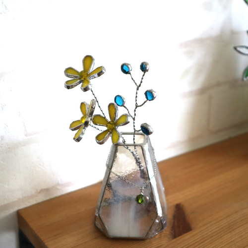 ◆ステンドグラス◆可愛い街並み　黄色いお花が満開です◆ハンドメイド品 黄色い小花のステンドグラス 立体・オブジェ m le vitrail 通販