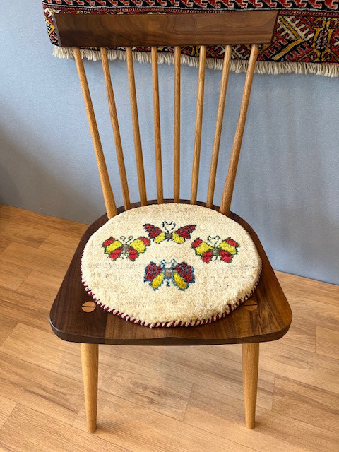 ●送料無料●丸ギャッベ【直径40】No.704（蝶々）チェアパッド・チェアマット・座布団・プレゼント