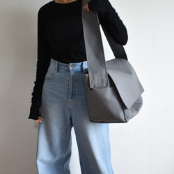 POST SHOULDER TOTE BAG（ダークグレー） 4枚目の画像