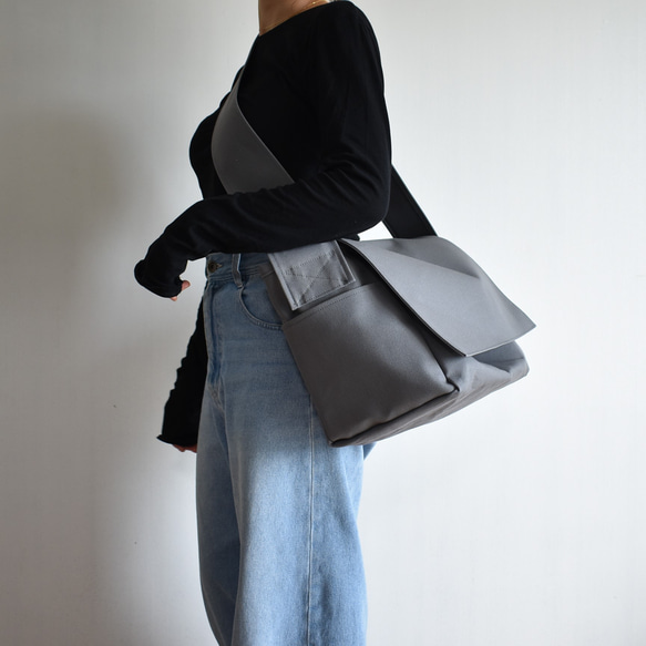 POST SHOULDER TOTE BAG（ダークグレー） 11枚目の画像