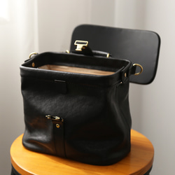 ★限量2件！ ★大容量扁平扣環包，手工皮革單肩包，兩用 第15張的照片