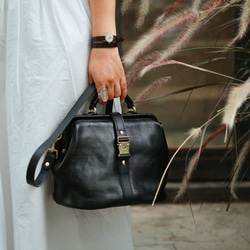 ★限量2件！ ★大容量扁平扣環包，手工皮革單肩包，兩用 第10張的照片