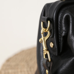 ★限量2件！ ★大容量扁平扣環包，手工皮革單肩包，兩用 第14張的照片