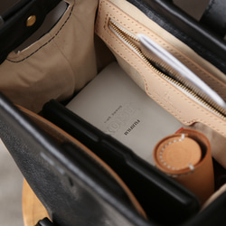 ★限量2件！ ★大容量扁平扣環包，手工皮革單肩包，兩用 第16張的照片