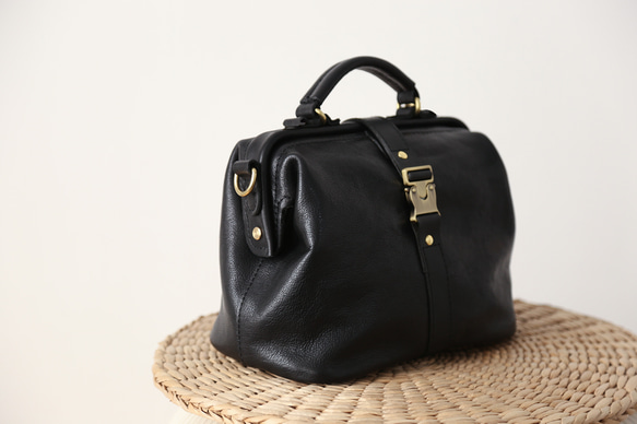 ★限量2件！ ★大容量扁平扣環包，手工皮革單肩包，兩用 第12張的照片