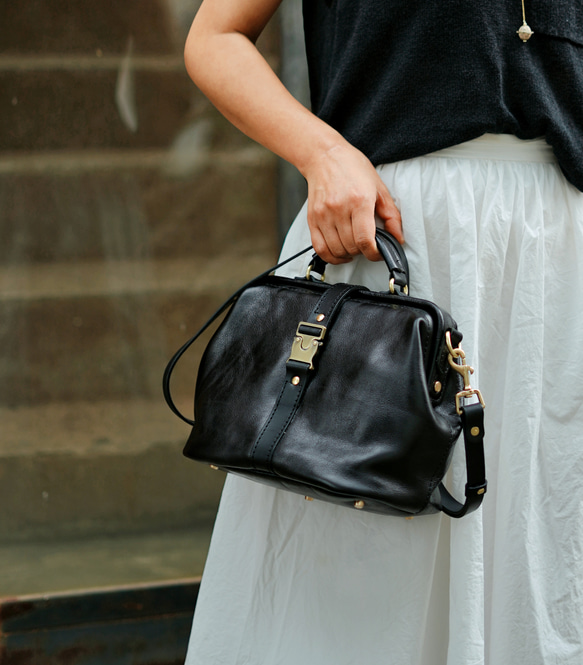 ★限量2件！ ★大容量扁平扣環包，手工皮革單肩包，兩用 第1張的照片