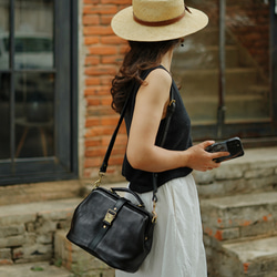 ★限量2件！ ★大容量扁平扣環包，手工皮革單肩包，兩用 第5張的照片