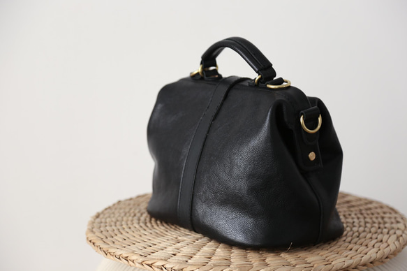 ★限量2件！ ★大容量扁平扣環包，手工皮革單肩包，兩用 第6張的照片