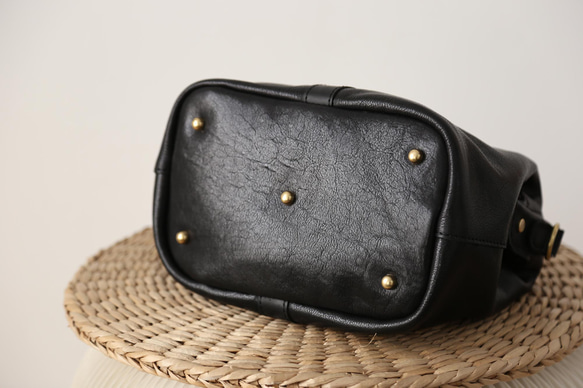 ★限量2件！ ★大容量扁平扣環包，手工皮革單肩包，兩用 第7張的照片