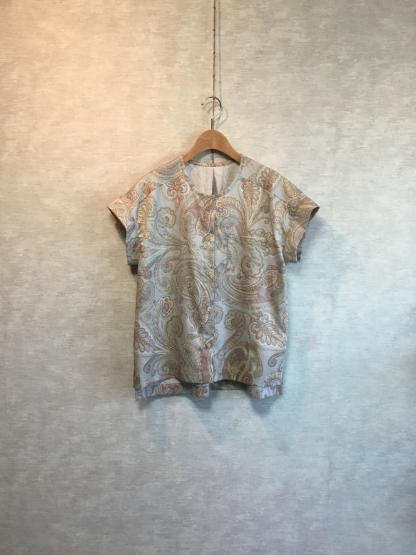 ★【最終半額セール】一着で夏らしく着てすぐオシャレ！ゆったりブラウス【大人カジュアル】フレンチスリーブノーカラーブラウス 1枚目の画像