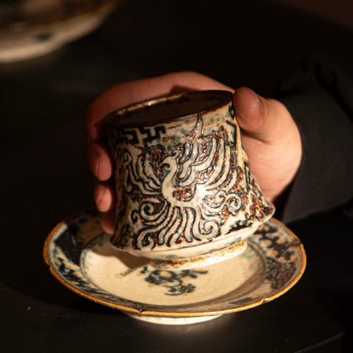 中国茶器　景徳鎮　手描き　茶杯　コーヒーカップ　女性ぴったり　青花磁　蝶々　２点 fa8abea33cf810d05498d267bffee6