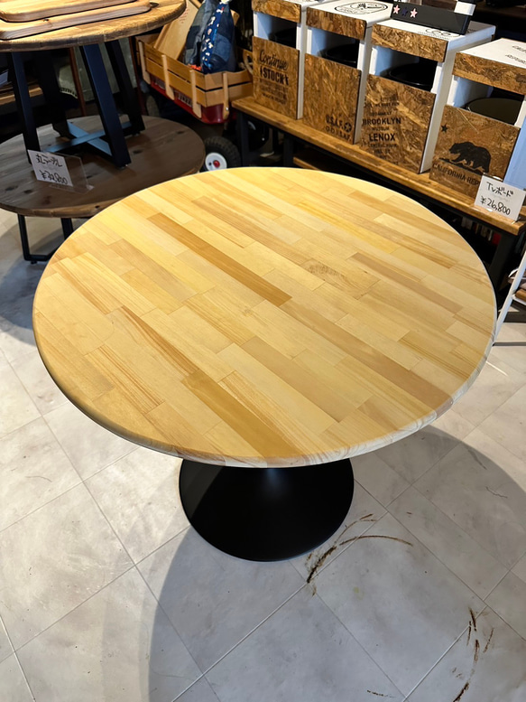在庫あり　即納　hotaru 丸テーブル　テーブル　机　パイン材　ナチュラル　リビング　カフェ　飲食店　 7枚目の画像