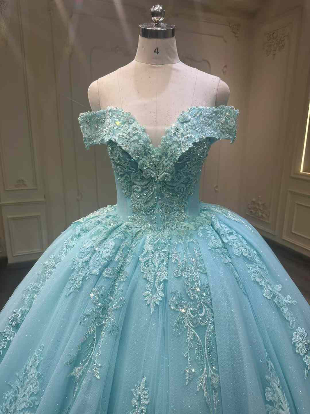 柔らかいブルー！ベストセラー獲得　優雅なレース　vネック　アンティーク編み上げオリジナル二次会前撮り披露宴挙式結婚式花嫁