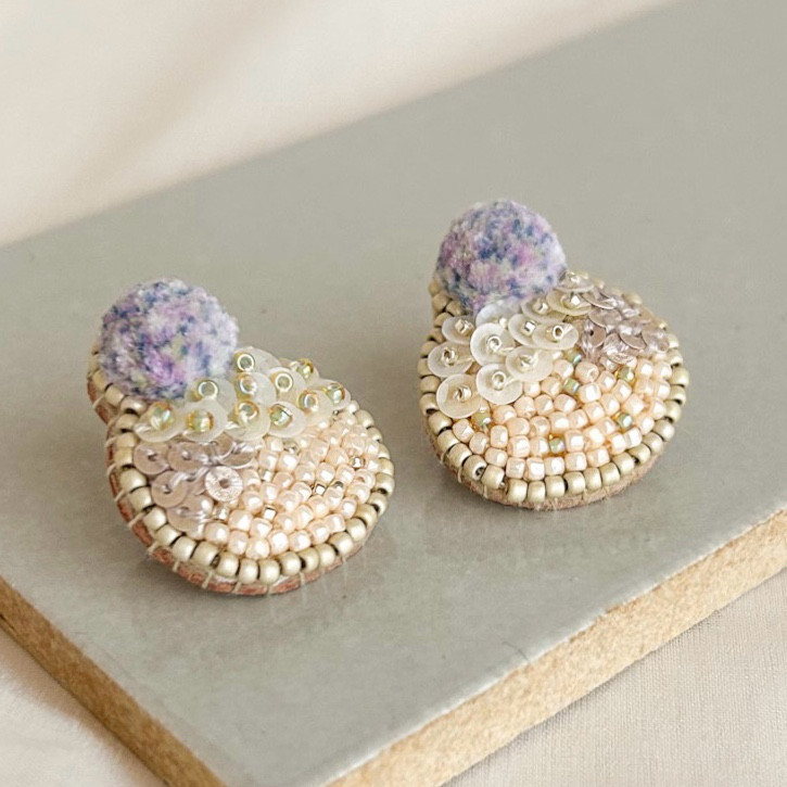 存在感たっぷり【uroko】ピアス・イヤリング_multi color 4,399円