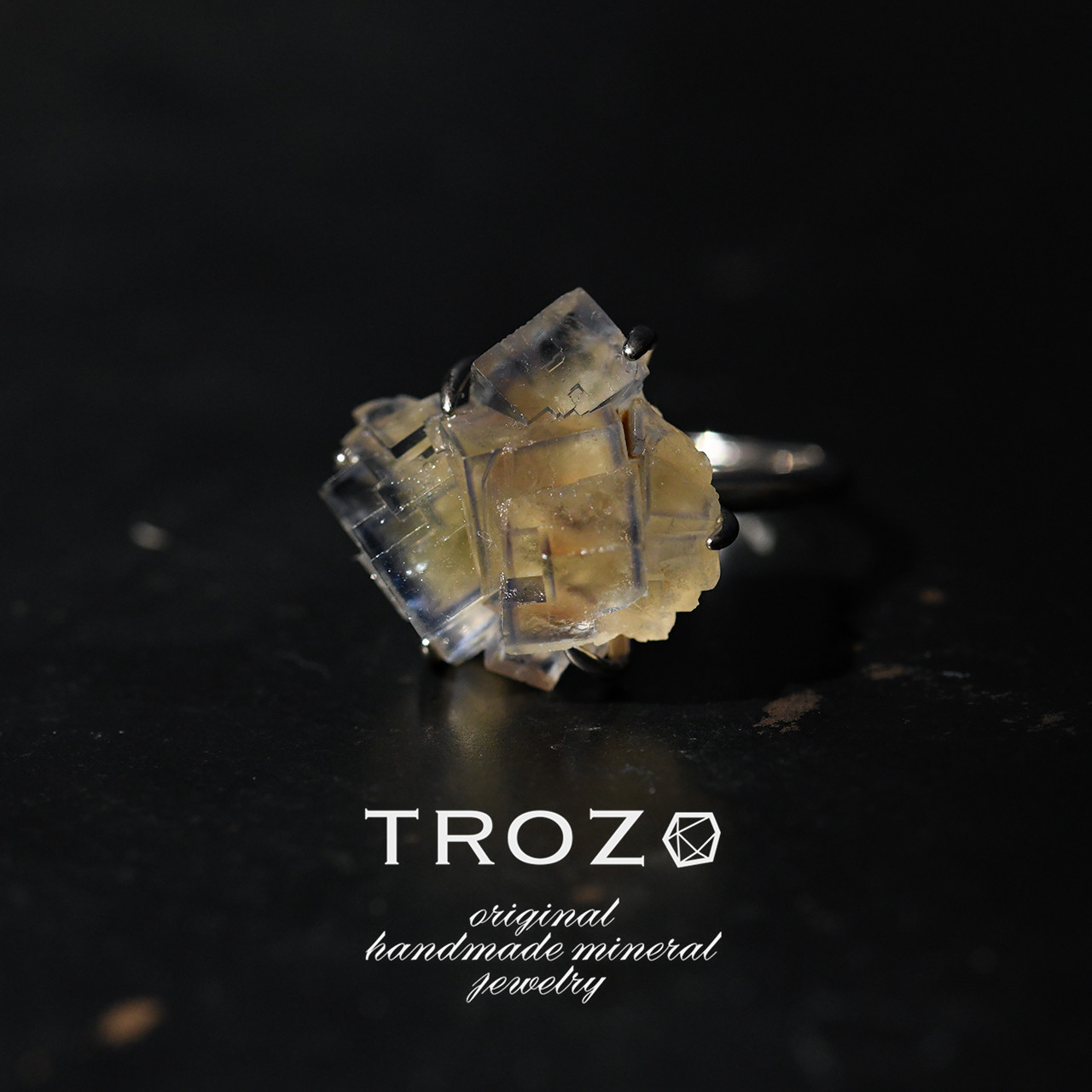 【003 Ring Fest 2025】 フローライト 鉱物原石 フリーサイズ リング 指輪 天然石 アクセサリー