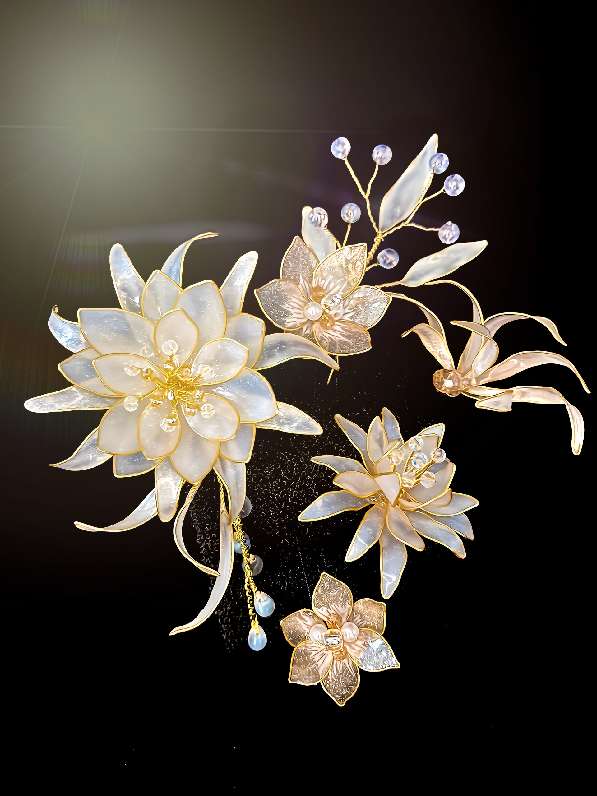 【再販3】月下美人 の 髪飾り ⭐︎ アメリカンフラワー  ⭐︎ 成人式  ウェディング 卒業式