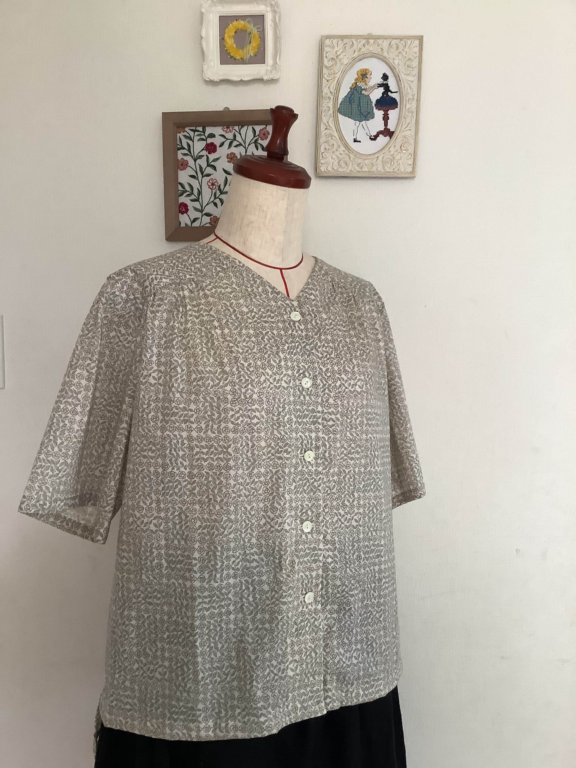 《受注製作》リバティ★選べる★Vネックシャツ