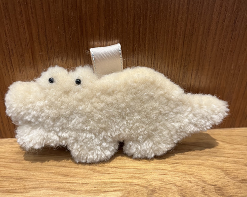 1. 【パンチニードル】ふわふわワニさんのチャーム＊ボールチェーン