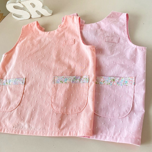 ミモザ 後ろゴム 袖なしスモック ♡袖無しスモック(リバティ使い)♡ ＃後ろゴム ＃スモックエプロン