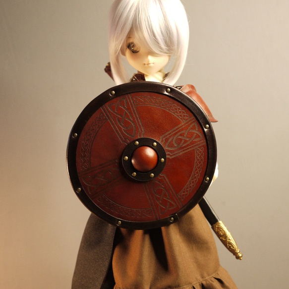 [受注生産] 1/3ドール ケルト十字レザーシールド 本革 1枚目の画像