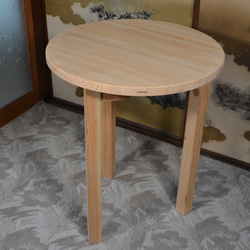 デスク｜ライトグレー｜パソコンデスク｜薄塗りモルタル｜三角脚