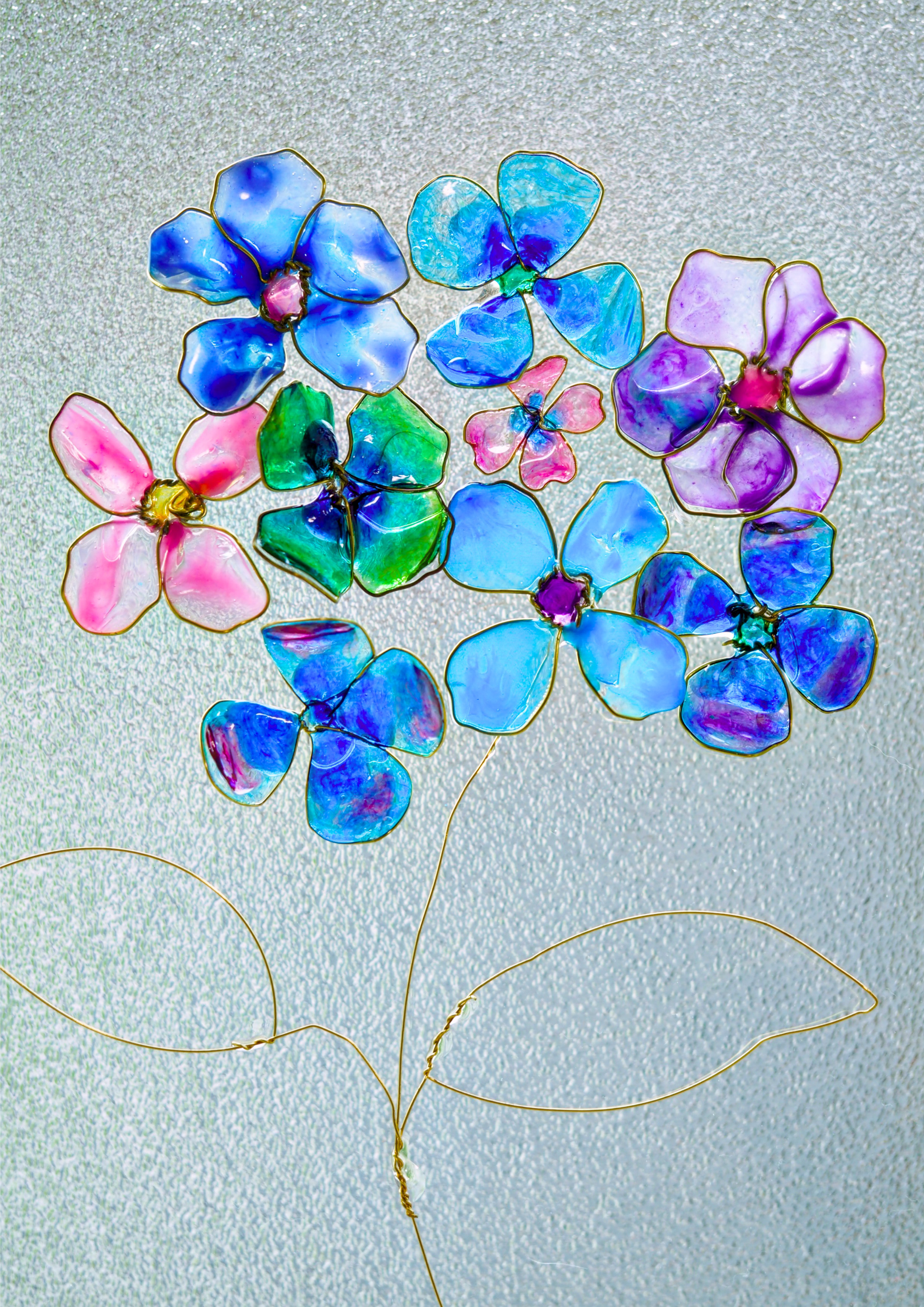 『紫陽花の透明レジンアート』光を透かす一点物フラワーインテリア（A4・フレーム付き）