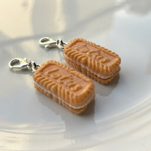 めじるしアクセサリー】クリームサンドのファスナーチャーム