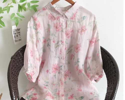 可愛い花柄　プリント　　苧麻　ラミーブラウス 可愛い花柄 プリント 苧麻 ラミーブラウス - メルカリ