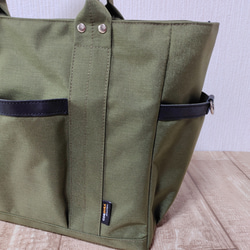 コーデュラナイロン×本革トートバッグL｜軽量＆撥水・13インチPC対応〈自立・多ポケット仕様〉カーキグリーン 4枚目の画像