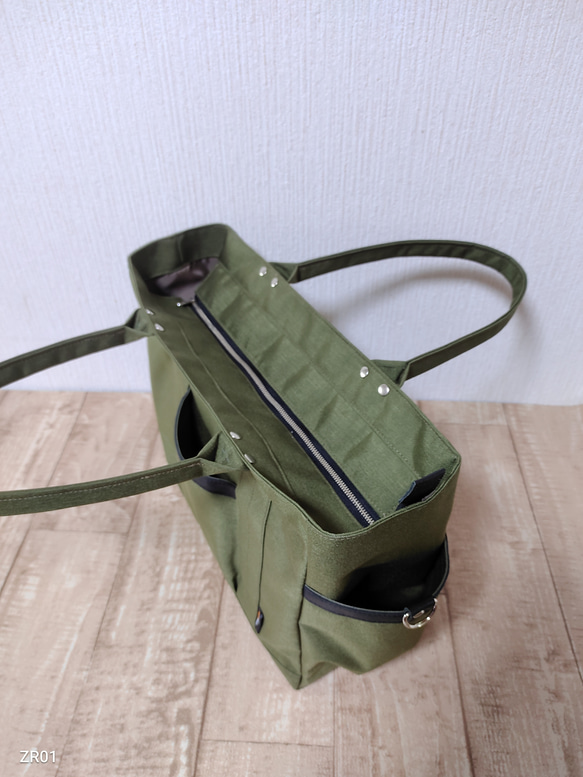 コーデュラナイロン×本革トートバッグL｜軽量＆撥水・13インチPC対応〈自立・多ポケット仕様〉カーキグリーン 8枚目の画像