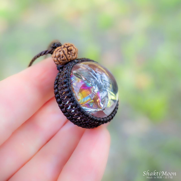 レア・希少！超スペシャル！虹色の地球！アイリスクォーツと6面チクナルドラクシャのお守りネックレス44 3枚目の画像