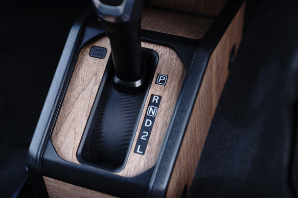 ジムニー JB64 JB74 リアルウッド ウォールナットシール シフトパネル