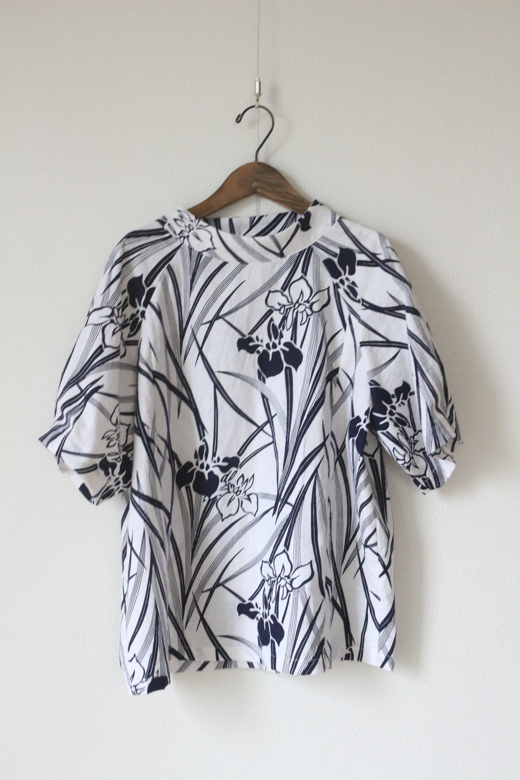 あやめ模様浴衣ハイネックブラウス