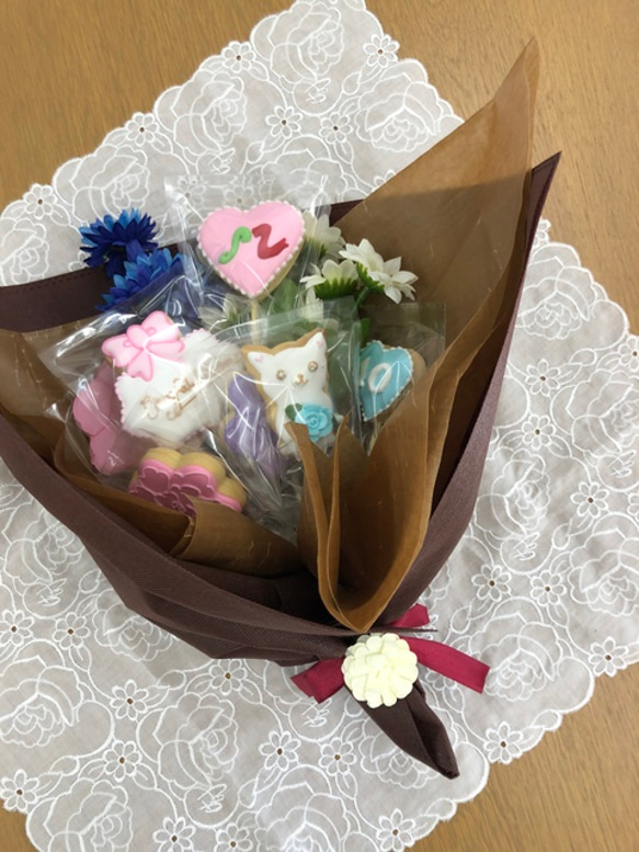 『Creema限定新作』お好きなデザインで！カサブランカの花束風のアイシングクッキー※白砂糖不使用身体に優しい 6枚目の画像