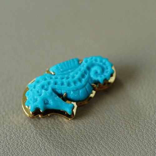 海馬」K18ゴールド ナチュラルターコイズ 12月の誕生石 アリゾナトルコ