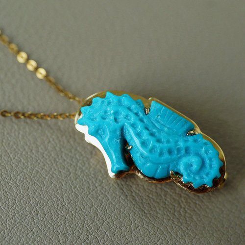 海馬」K18ゴールド ナチュラルターコイズ 12月の誕生石 アリゾナトルコ