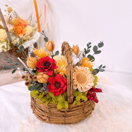 ナチュラル フラワーバスケット 花籠 花カゴ 赤い花 可愛い 還暦 古希