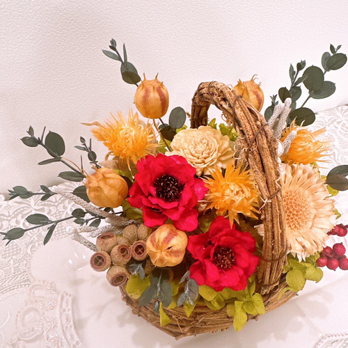 ナチュラル フラワーバスケット 花籠 花カゴ 赤い花 可愛い 還暦 古希