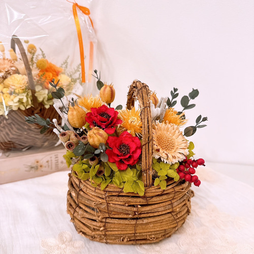 アンティーク　フラワーバスケット　花かご ナチュラル フラワーバスケット 花籠 花カゴ 赤い花 可愛い 還暦