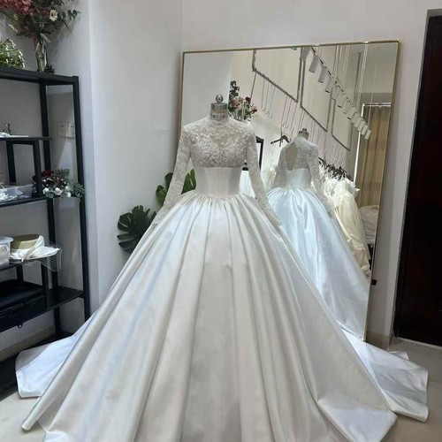 送料無料！高品質！ウエディングドレス ロングスリーブ 光沢サテン