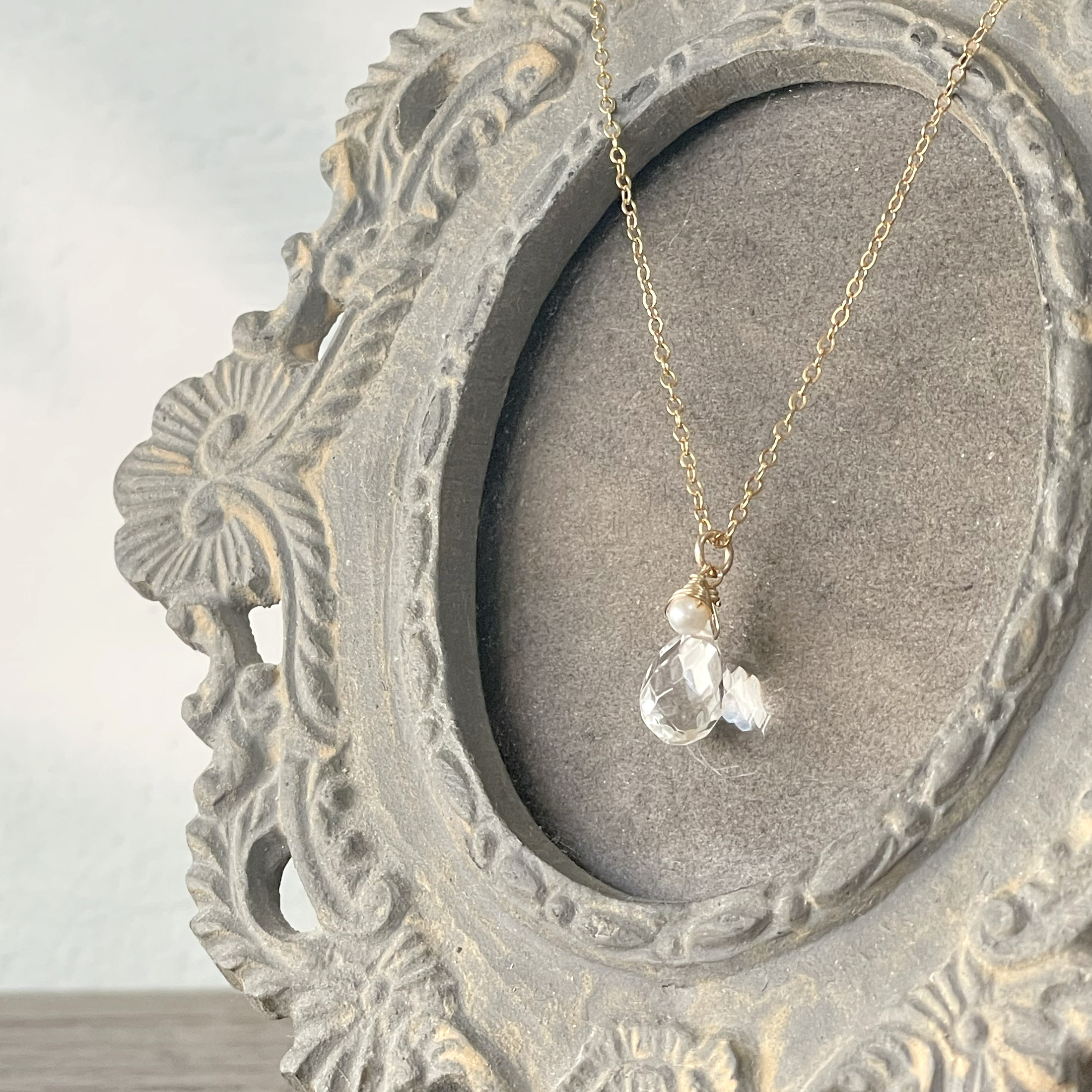 クリスタルと小粒パールのドロップネックレス ｜14kgf 夏の誕生石2025［Drops-01］