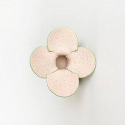 花にまぎれる革のミニオブジェ【moka / もか】（ベージュピンク×ベージュ×ミントグリーン）#紫陽花 3枚目の画像