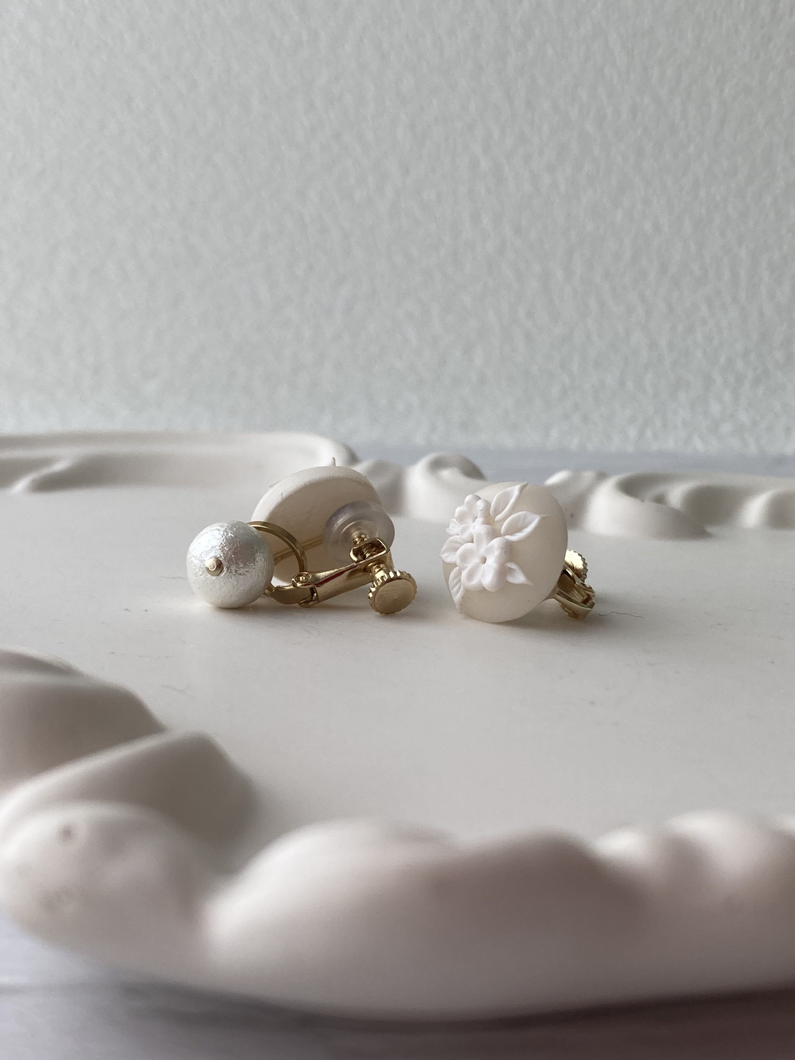 2wayイヤリング　シュガーホワイト　小粒レリーフ