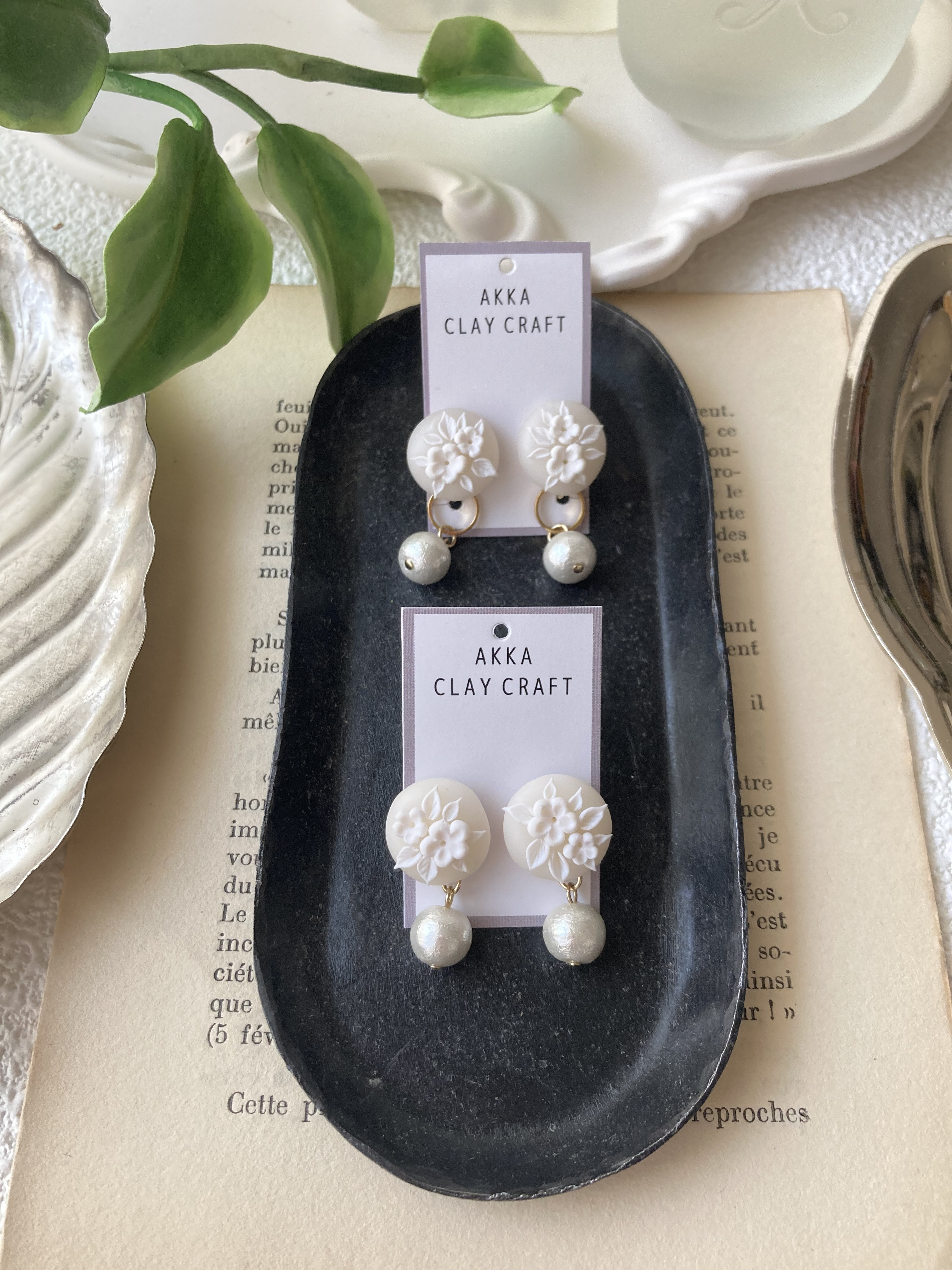 2wayイヤリング　シュガーホワイト　小粒レリーフ