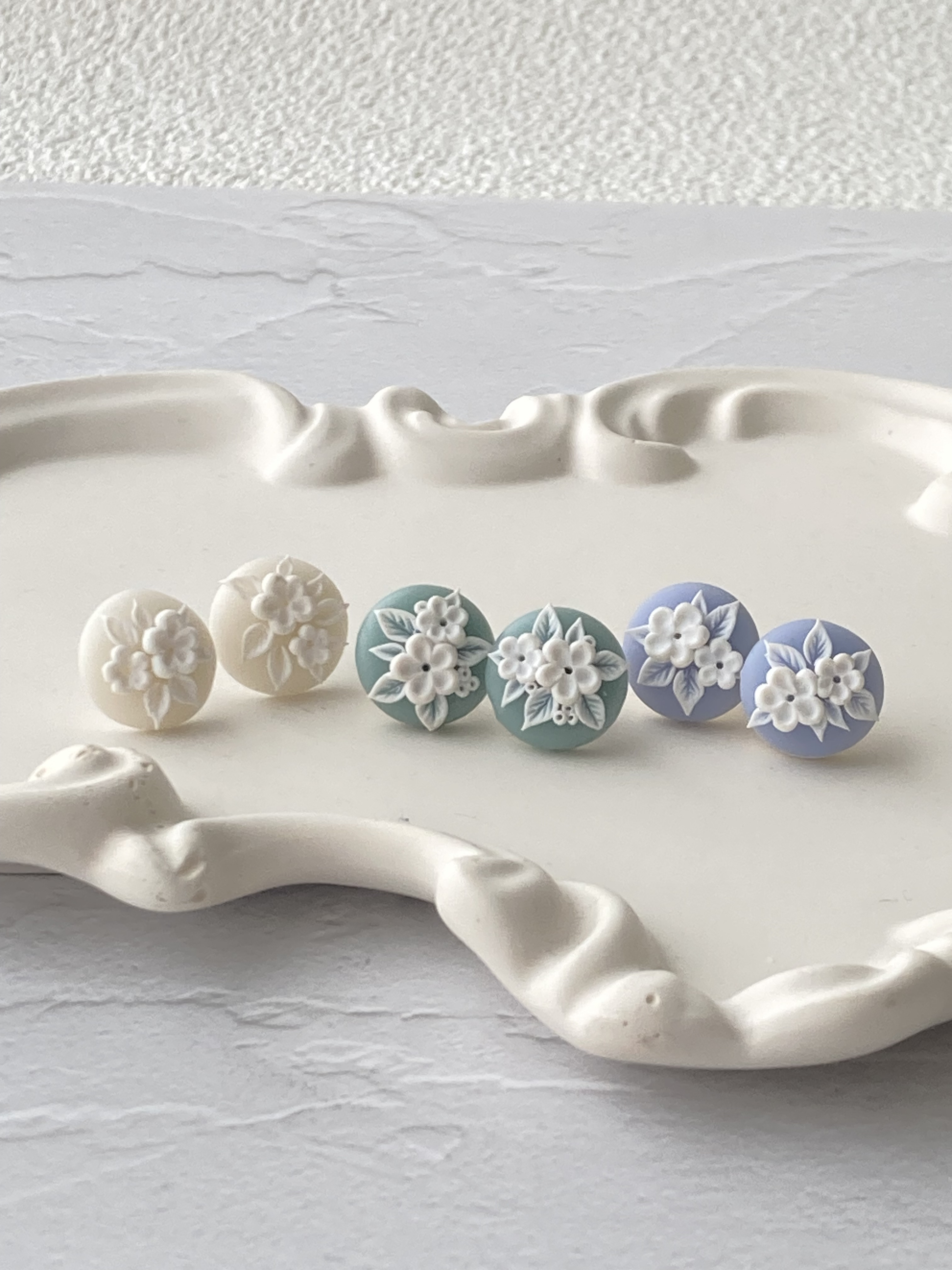 2wayイヤリング　シュガーホワイト　小粒レリーフ